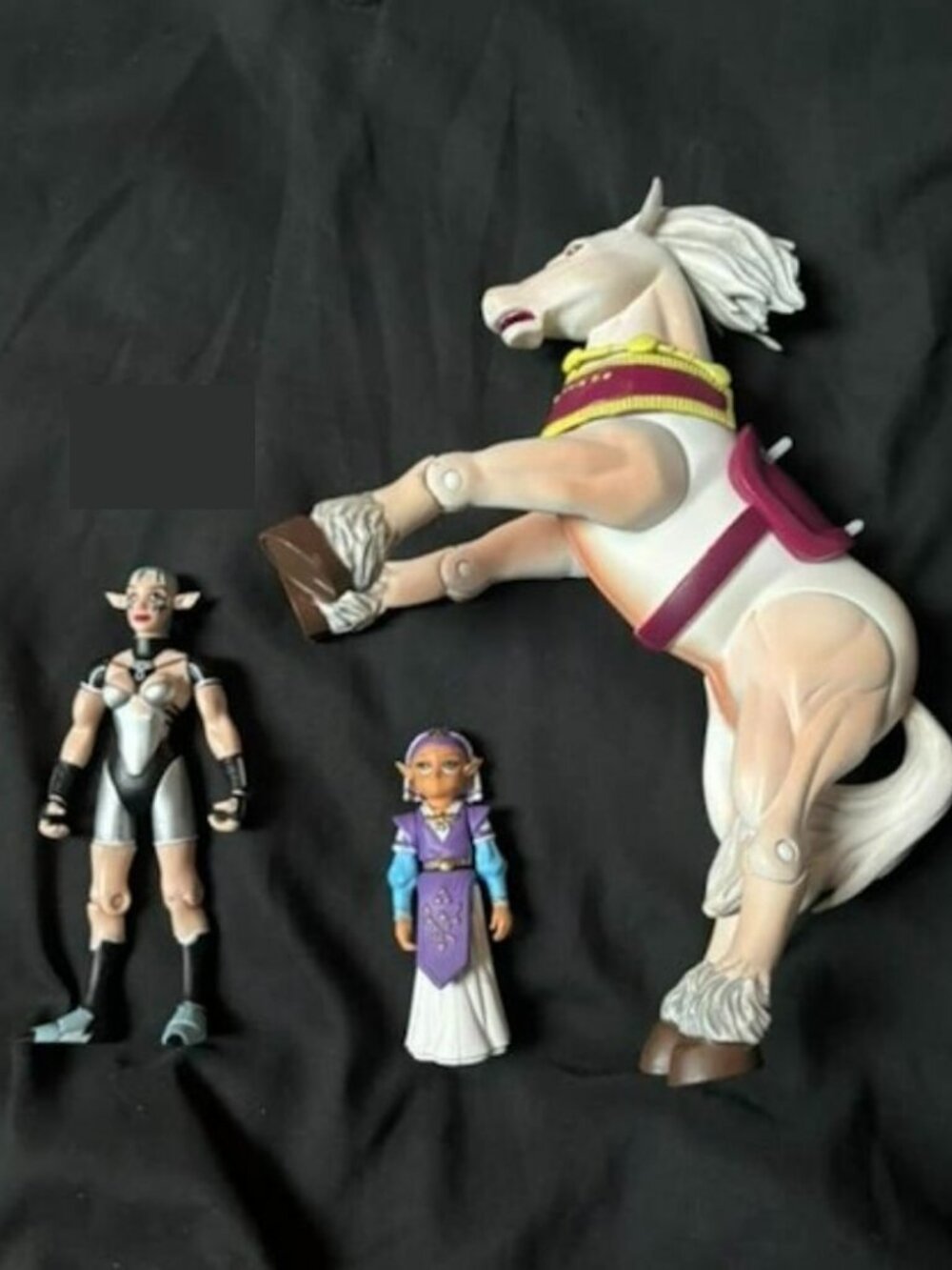 Toy Biz Legend of Zelda Ocarina of Time Impa Figure